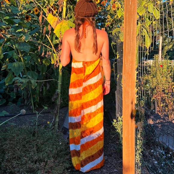 1970s High Tide Sunset Crochet Halter Neck Maxi - Picture 6 of 9
